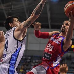 Deck se sale con Argentina, que continúa líder de su grupo