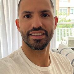 Agüero cambia de 'look' y acaba troleado por el FC Barcelona