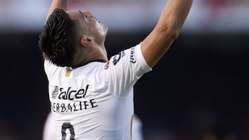 Felipe Mora, Pumas