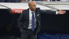 GRAF928. MADRID, 28/11/2017.- El t&eacute;cnico del Fuenlabrada, Antonio Calder&oacute;n, durante el encuentro correspondiente a la vuelta de los dieciseisavos de final de la Copa del Rey que disputan esta noche frente al Real Madrid en el estadio Santiago Bernab&eacute;u, en Madrid. EFE/ Juanjo Mart&iacute;n.