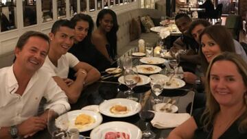 Cristiano Ronaldo presenta a Georgina Rodríguez a sus amigos. Foto: Instagram