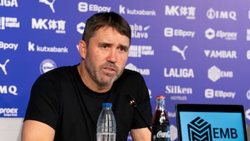 Coudet en sala de prensa.