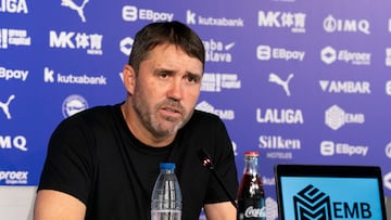 Coudet en sala de prensa.