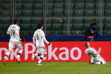 Moulin adelantó al Legia. 2-3.