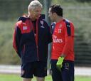 Wenger respalda a David Ospina: "Es un arquero de talla mundial"