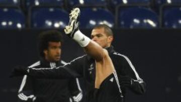 Pepe viajó y Ancelotti confirma que jugará ante el Schalke