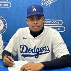 Los Dodgers firman a beisbolista español Emil Morales, de 17 años, para MLB