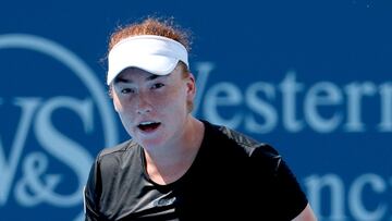 MASON, OHIO - AUGUST 12: Ella Seidel of Germany celebrates while playing McCartney Kessler of United States during the Cincinnati Open at Lindner Family Tennis Center on August 12, 2025 in Mason, Ohio. Matthew Stockman/Getty Images/AFP (Photo by MATTHEW STOCKMAN / GETTY IMAGES NORTH AMERICA / Getty Images via AFP)