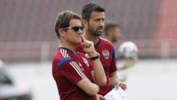 Capello y Panucci, en un entrenamiento de la selecci&oacute;n rusa.