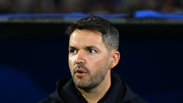 Nicolas Larcamon head coach of Cruz Azul during the 9th round match between Cruz Azul and FC Juarez as part of the Liga BBVA MX, Torneo Apertura 2025 at Olimpico Universitario Stadium, on September 19, 2025 in Mexico City, Mexico.