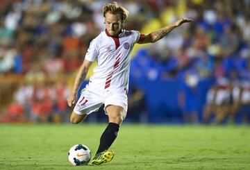 Rakitic con el Sevilla.