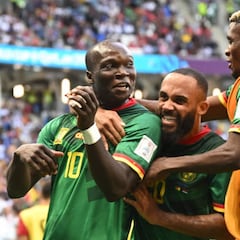 Aboubakar rescata a Camerún y sorprende a la Serbia de Stojkovic