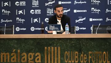 Lomb&aacute;n durante su rieda de prensa.