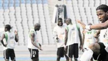 Drogba, el delantero del Chelsea y de la selección de Costa de Marfil, es una de las estrellas de la Copa.