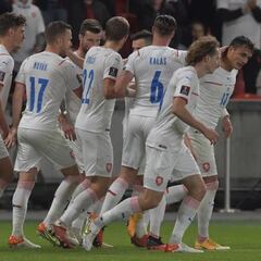 Which countries are boycotting soccer World Cup games against Russia?