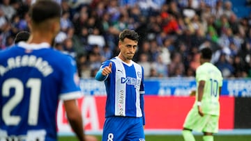 Antonio Blanco durante un partido de LaLiga EA Sports contra el Barcelona.