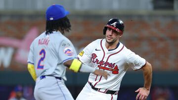 ATLANTA, GEORGIA - SEPTEMBER 24: Matt Olson #28 of the Atlanta Braves advances around second base on a RBI single by Ramon Laureano #18 in the third inning against the New York Mets at Truist Park on September 24, 2024 in Atlanta, Georgia. Kevin C. Cox/Getty Images/AFP (Photo by Kevin C. Cox / GETTY IMAGES NORTH AMERICA / Getty Images via AFP)