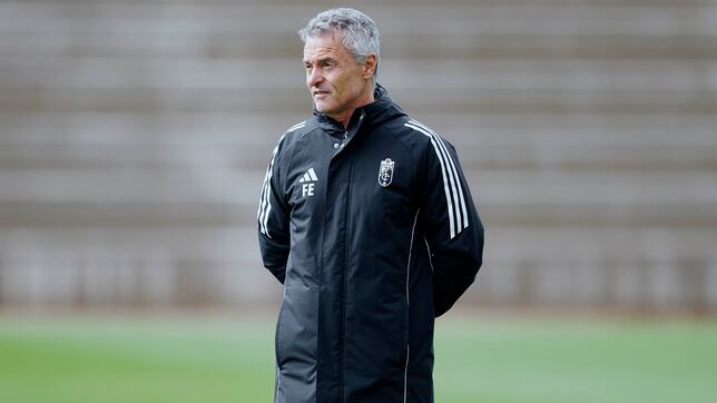 Fran Escribá y la sombra alargada de la ausencia de Santi Cazorla