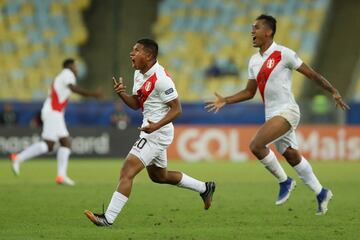 1-3. Edison Flores celebró el tercer gol.