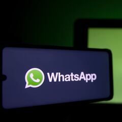 Chat de Whatsapp para promover la vacunación entre latinos: cómo funciona y quién lo ha promovido