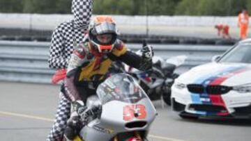 Curiosa y divertida fue la celebración de Tito Rabat en Brno.