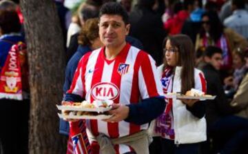 La gran familia rojiblanca disfrutó antes del partido de diversos actos dedicados a ellos en los alrededores del Calderón.