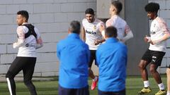 Coquelin, Guedes, Ferran y Thierry.