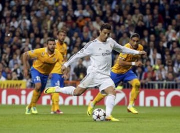 Partido de la Champions League, grupo B. Real Madrid-Juventus. 2-1. Cristiano Ronaldo anota el segundo tanto de penalti.