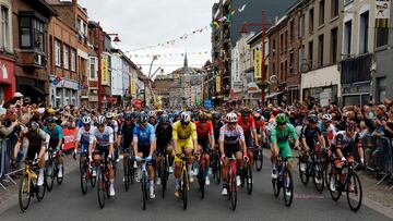 Todos los corredaores antes del inicio del sexta etapa del Tour de Francia 2022.