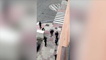 Alta tensión el día 1 del estado de alarma: "?Va a ser usted el primer multado!"