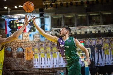 El Unicaja impone su autoridad sin sobresaltos en Szombathely