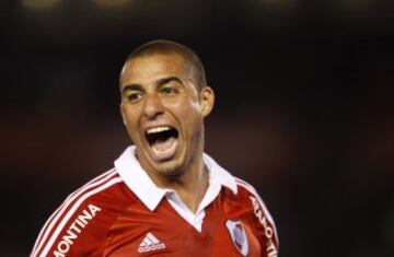 El delantero franco-argentino sonó en Colo Colo cuando finalizó su vínculo con River. No pasó de otro rumor de mercado.