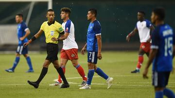 La Selecci&oacute;n de El Salvador jugaba su partido frente a Hait&iacute; en Washington antes de que este fuera suspendido por tormenta el&eacute;ctrica.