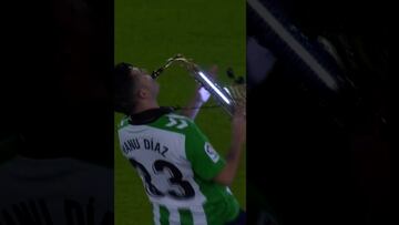 Increíble fiesta del Betis con el hit de Bizarrap: ¡todos cantaron!