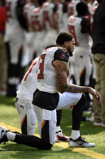 Tampa Bay Buccaneers: Mike Evans y DeSean Jackson se arrodillan.