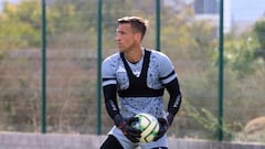 Nicolás Vikonis durante un entrenamiento con Mazatlán.