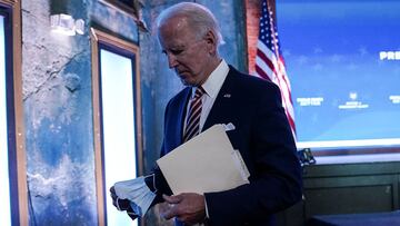 El presidente electo, Joe Biden, se retira despu&eacute;s de hablar sobre la econom&iacute;a del pa&iacute;s en una reuni&oacute;n informativa con asesores econ&oacute;micos en Wilmington, Delaware. 16 de noviembre de 2020.