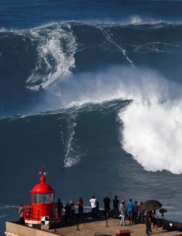 Las olas de Epsilon en Nazaré.