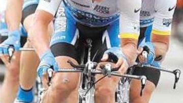 <b>GOLPE DE EFECTO.</b> Armstrong dio un nuevo golpe moral a todos sus rivales en la contrarreloj por equipos.
