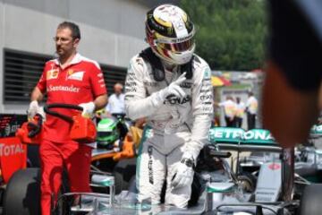 Lewis Hamilton celebra su primera posición en el GP de Austria.