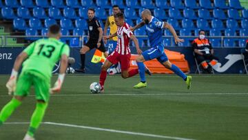 Marcos Llorente of Atletico Madrid and David Timor of Getafe during the spanish league, LaLiga, football match played between Getafe Club Futbol and Club Atletico de Madrid at Alfonso Perez Coliseum on July 16, 2020 in Madrid, Spain.
Joaquin Corchero / A