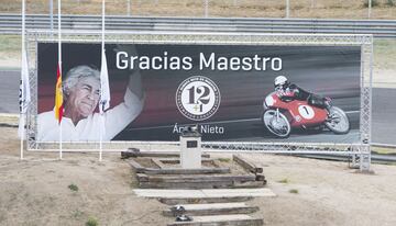 El homenaje motero al Maestro Ángel Nieto en Madrid