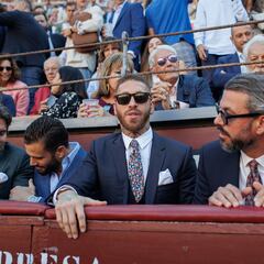 Sergio Ramos y jugadores del Real Madrid en las Ventas en el Día de la Hispanidad