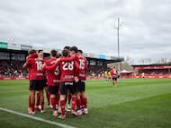 Carlos Fernández celebra junto a sus compañeros el gol del equipo ante Las Palmas.