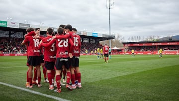 Carlos Fernández celebra junto a sus compañeros el gol del equipo ante Las Palmas.