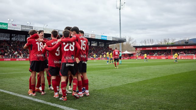 Carlos Fernández, entre algodones, amenaza el buen momento del Ceuta