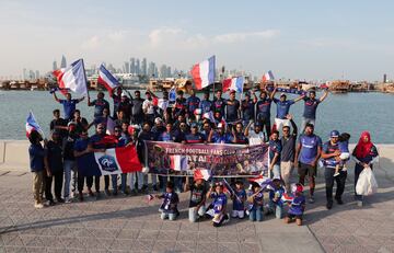 Varios grupos de ciudadanos cataríes han participado en un evento en Doha donde han apoyado a diferentes selecciones del Mundial. En la foto, en apoyo a la selección francesa. 