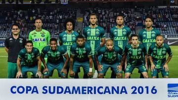 El avión del Chapecoense se estrella antes de jugar la final de la Copa Sudamericana