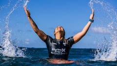 HALEIWA, HAWAII - FEBRUARY 18: Brisa Hennessy of Costa Rica wins the Final at the Hurley Pro Sunset Beach on February 18, 2022 in Haleiwa, Hawaii. (Photo by Brent Bielmann/World Surf League)