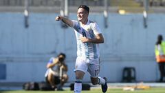 Gallardo sigue al juvenil mediocampista Aníbal Moreno